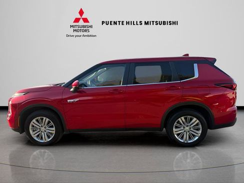 Used 2023 Mitsubishi Outlander ES image 8