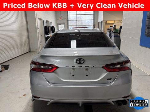 Used 2024 Toyota Camry SE image 6