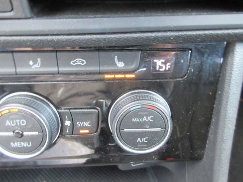 Used 2019 Volkswagen Jetta GLI image 26