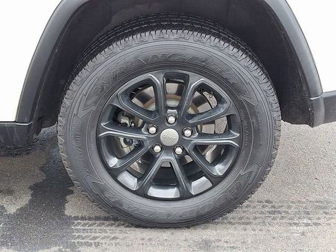 Used 2016 Jeep Grand Cherokee Limited image 26