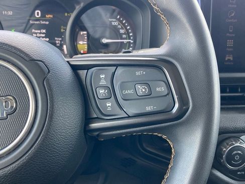 Used 2024 Jeep Wrangler Unlimited AWD/4WD image 17