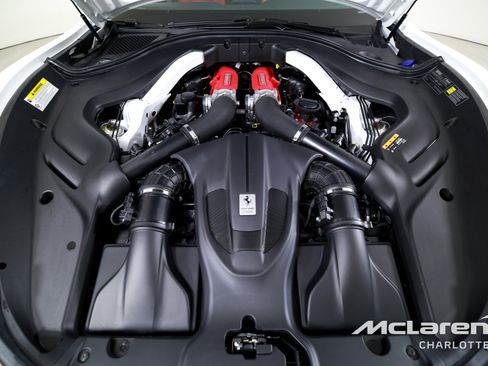 Used 2022 Ferrari Roma RWD image 27