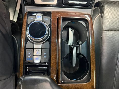 Used 2018 Genesis G90 3.3T Premium RWD image 66