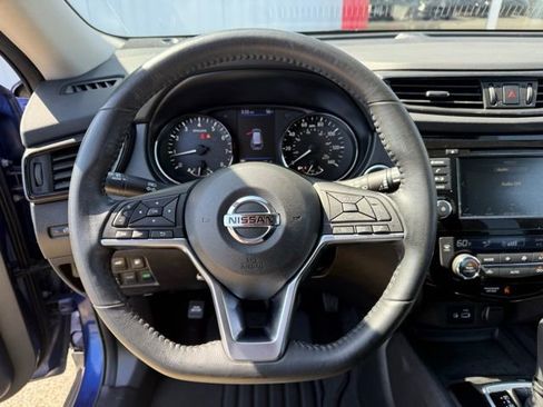 Used 2019 Nissan Rogue SV image 19