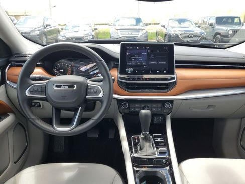 Used 2022 Jeep Compass Limited AWD/4WD image 14