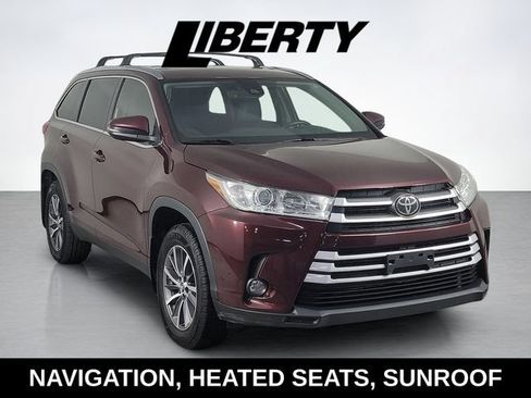 Used 2019 Toyota Highlander XLE AWD/4WD image 1