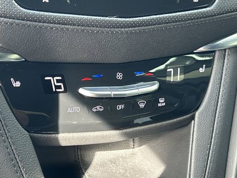 Certified 2025 Cadillac XT5 Luxury image 23