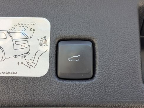 Used 2020 Ford Escape SEL image 14