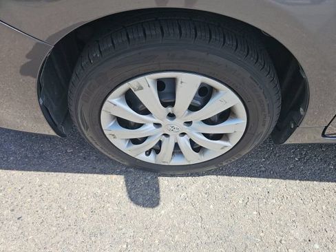 Used 2012 Toyota Corolla LE FWD image 15