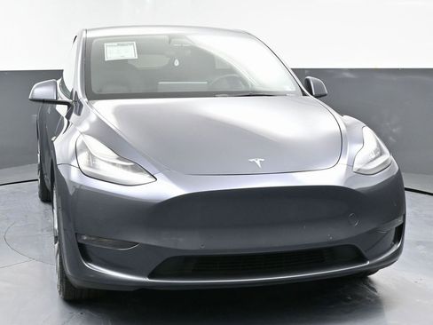 Used 2022 Tesla Model Y Long Range image 3