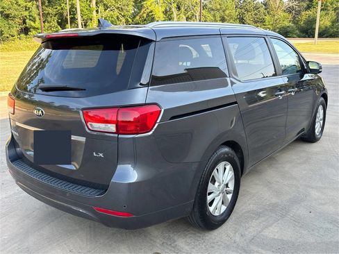 Used 2016 Kia Sedona LX w/ LX Essentials Premium Package image 7
