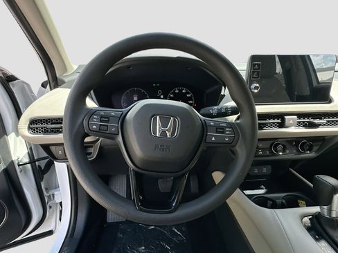 New 2026 Honda HR-V LX image 8