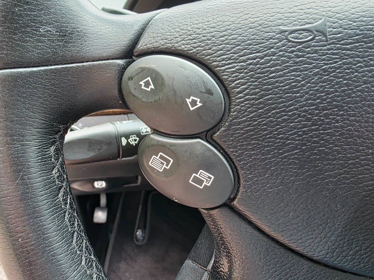 Used 2008 Mercedes-Benz E 550 Sedan image 19