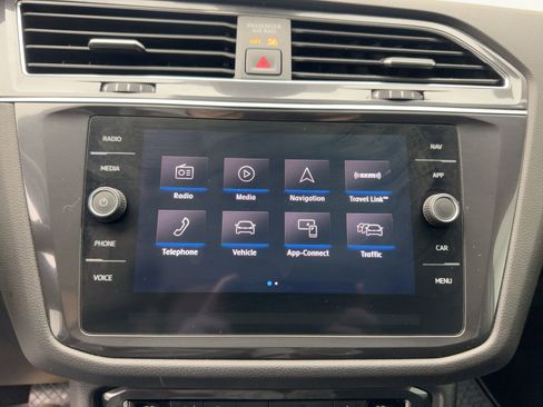 Used 2020 Volkswagen Tiguan SEL image 22