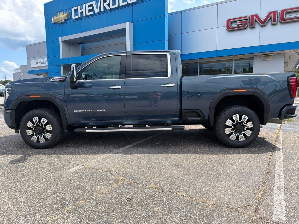 New 2026 GMC Sierra 2500 Denali w/ Denali Reserve Package AWD/4WD image 2