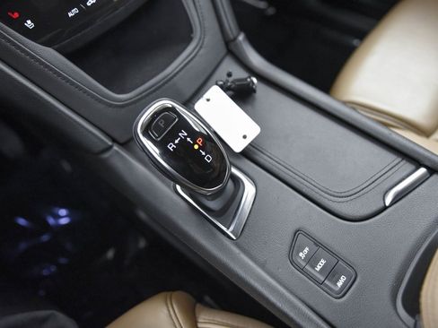 Used 2018 Cadillac XT5 Platinum w/ Driver Assist Package image 23