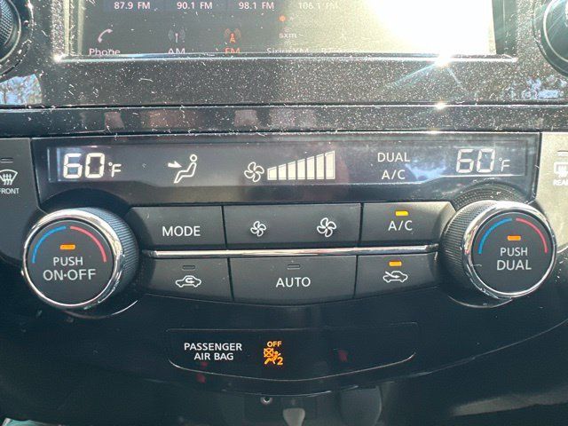 Used 2019 Nissan Rogue SV FWD image 23