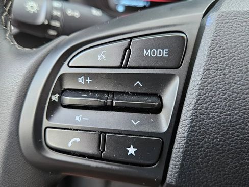 Used 2025 Hyundai Venue SEL image 23