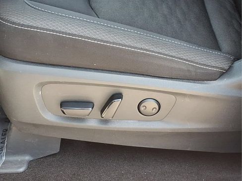 Used 2024 Nissan Pathfinder SV FWD image 22