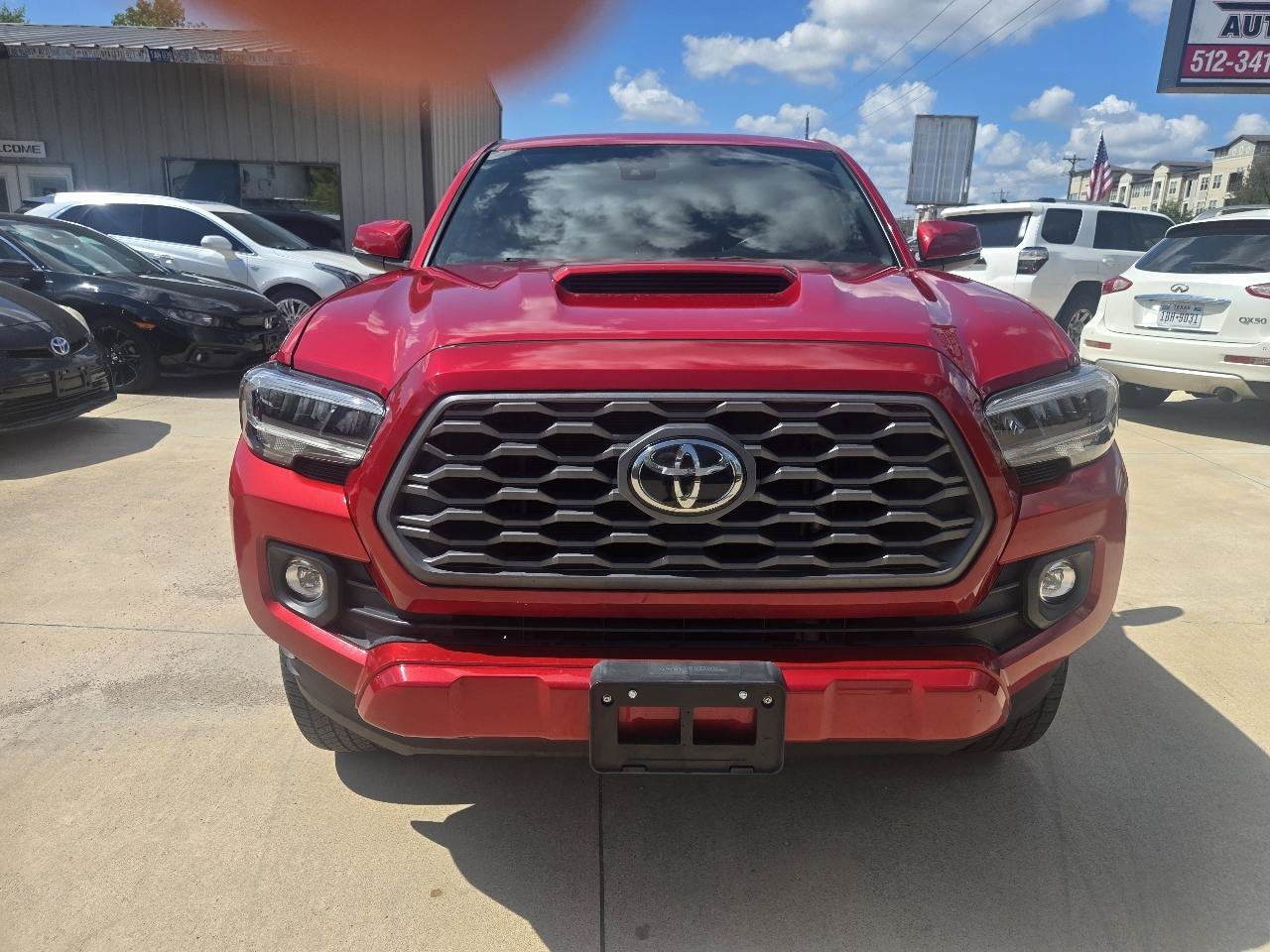 Used 2020 Toyota Tacoma TRD Sport w/ TRD Premium Sport Package RWD image 2