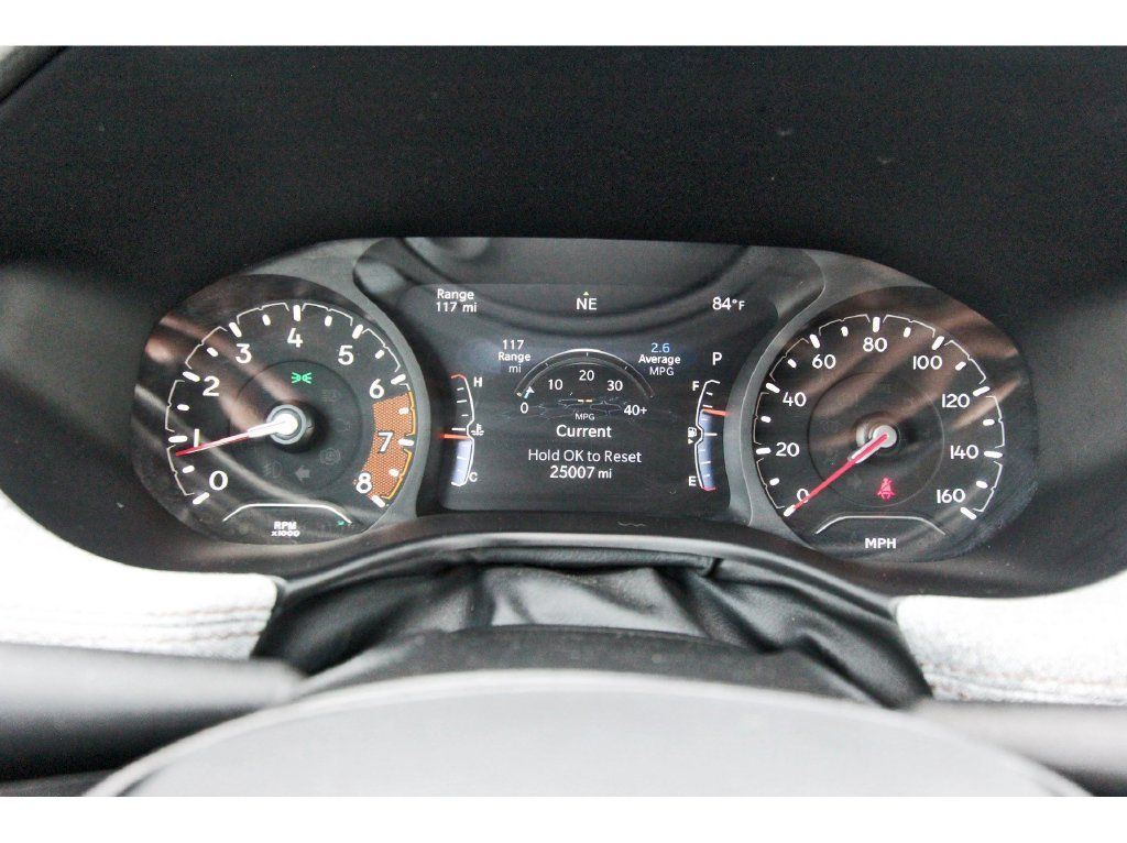 Used 2024 Jeep Compass Latitude w/ Sun and Sound Group AWD/4WD image 17