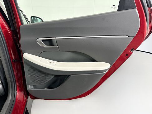 Used 2025 Hyundai Sonata SEL FWD image 28