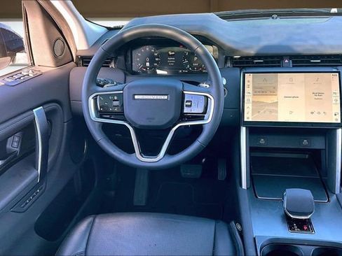 Used 2024 Land Rover Discovery Sport S image 5