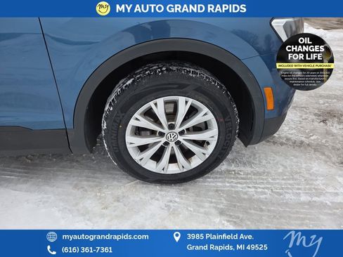 Used 2020 Volkswagen Tiguan S w/ 3rd Row Seat Package image 40