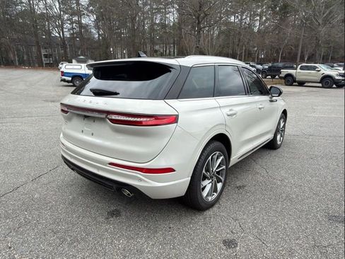 Used 2024 Lincoln Corsair Grand Touring image 8