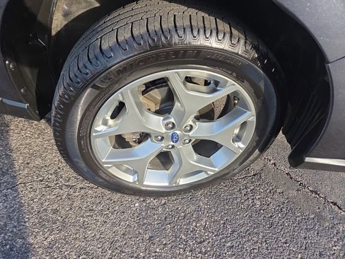 Used 2018 Subaru Forester 2.5i Touring w/ Popular Package #3B image 8