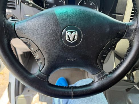 Used 2008 Dodge Sprinter 2500 RWD image 12