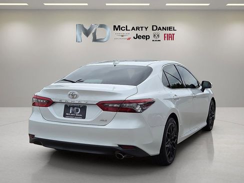 Used 2024 Toyota Camry XLE FWD image 5