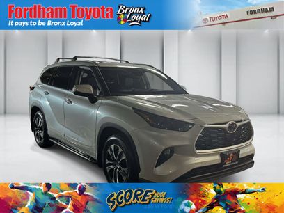 Used 2022 Toyota Highlander XLE