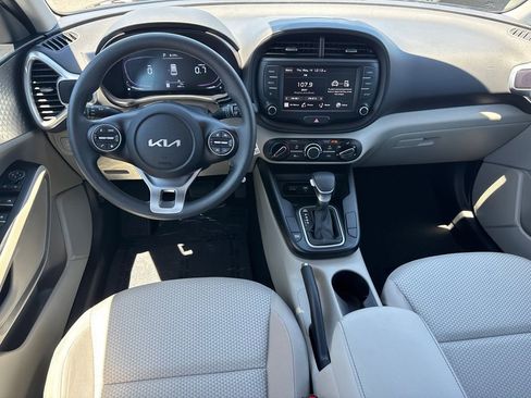 Used 2025 Kia Soul LX FWD image 23