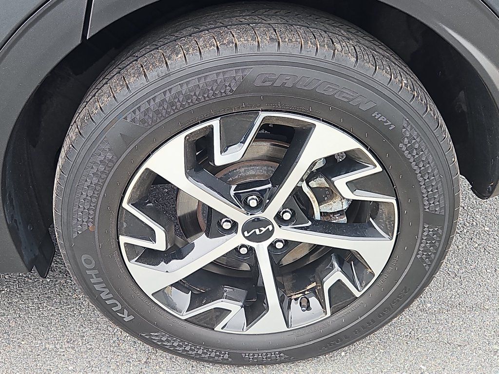 Certified 2023 Kia Sportage EX AWD/4WD image 8