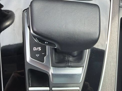 Used 2024 Audi Q5 2.0T Premium AWD/4WD image 16