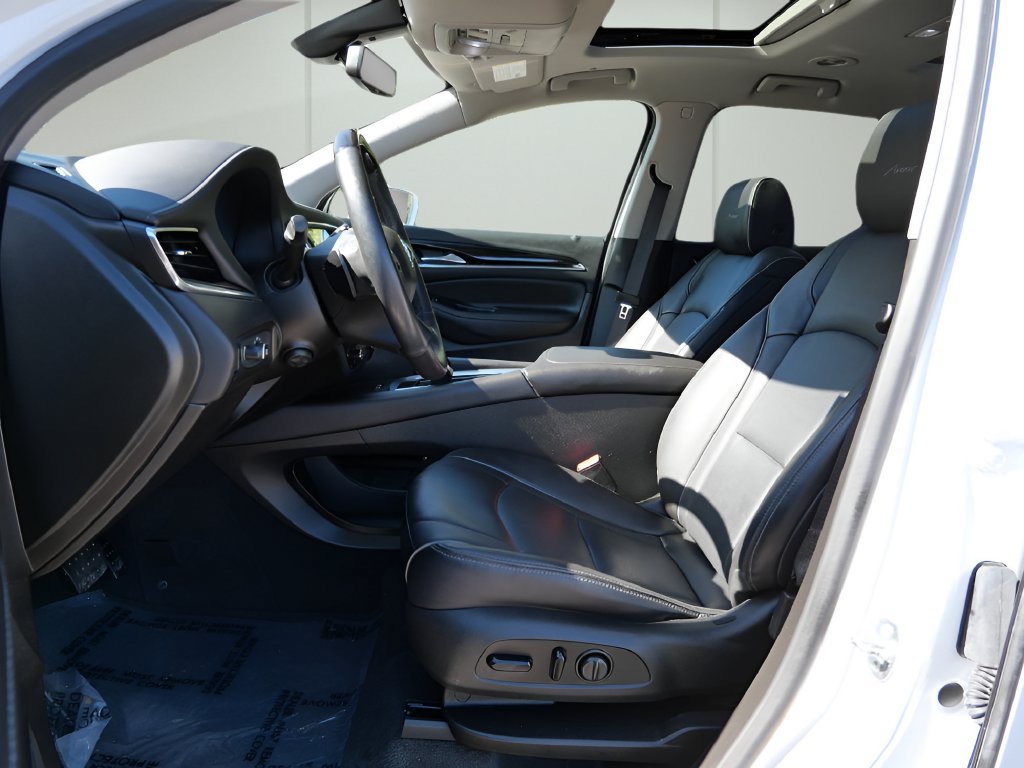 Used 2019 Buick Enclave Avenir w/ Avenir Technology Package AWD/4WD image 10