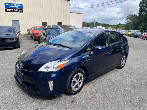 Used 2015 Toyota Prius Two FWD image 3