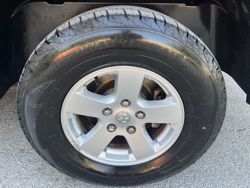 Used 2012 RAM 1500 Classic SLT image 34