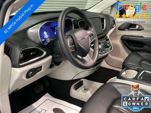 Used 2023 Chrysler Pacifica Touring-L FWD image 19