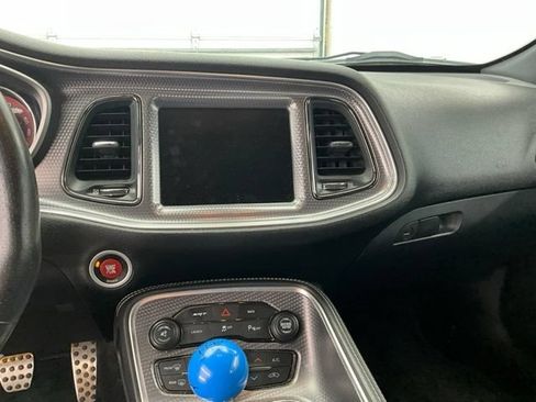 Used 2016 Dodge Challenger SRT Hellcat RWD image 11