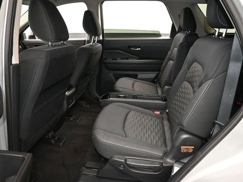 Used 2022 Nissan Pathfinder SV w/ SV Premium Package image 35