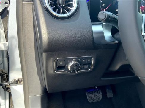 New 2025 Mercedes-Benz GLB 250 GLB 250 image 12