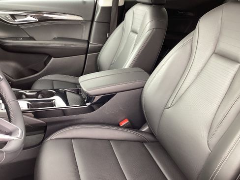 Used 2025 Buick Envision Preferred AWD/4WD image 12