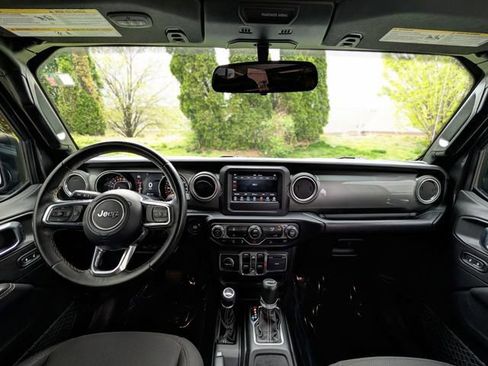 Used 2019 Jeep Wrangler Unlimited Sahara AWD/4WD image 12