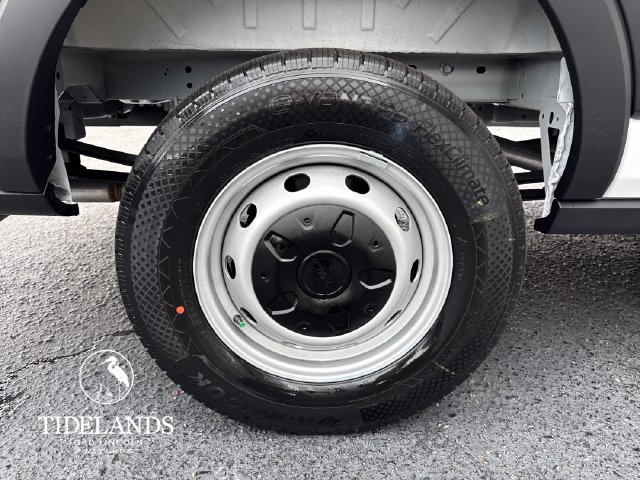 New 2027 Ford Transit 250 148 Medium Roof RWD image 29