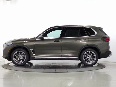 Used 2026 BMW X5 xDrive40i w/ Premium Package AWD/4WD image 4