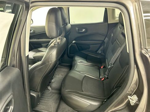 Used 2019 Jeep Compass Latitude image 19