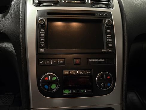 Used 2010 GMC Acadia SLT image 13