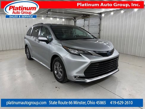 Used 2023 Toyota Sienna XLE AWD/4WD image 7